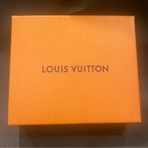 LV pull gift box